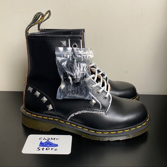 1460 leather studded lace up boots